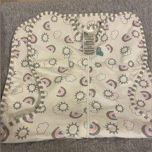 NWOT Love to Dream Swaddle Up